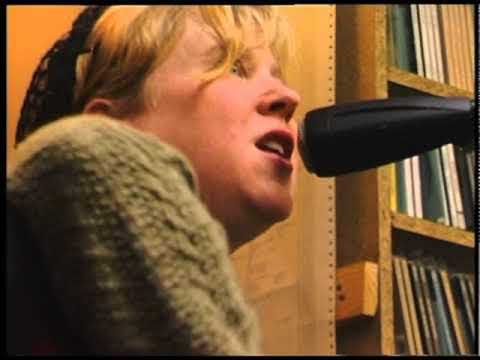 Interview with Kristin Hersh at a radio show 25/01/1994