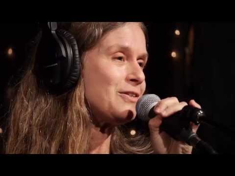 Juana Molina - Ay, No Se Ofendan (Live on KEXP)